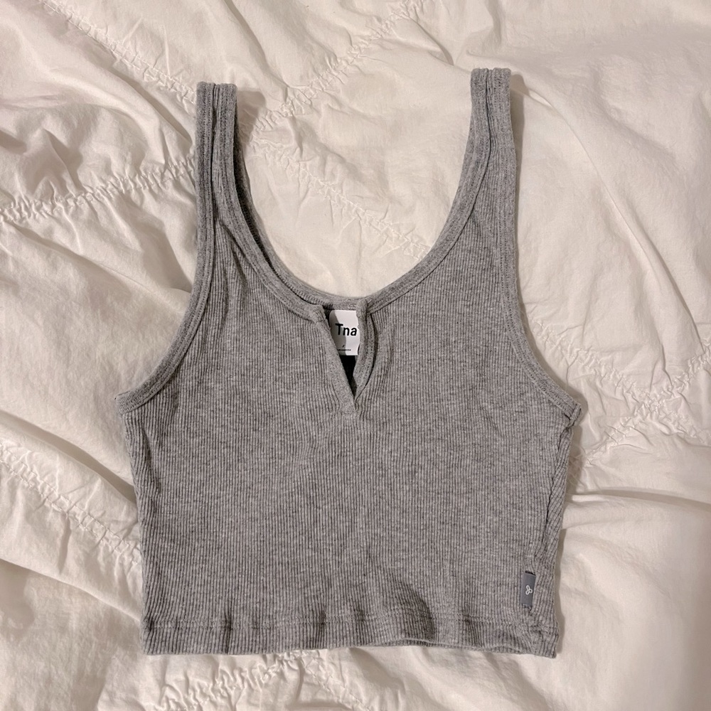 Aritzia Crop Tank